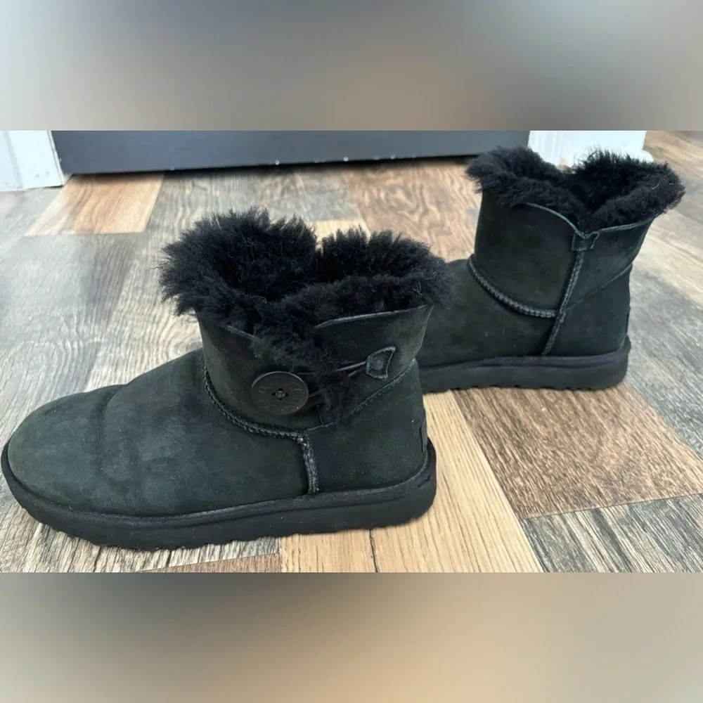 UGG Black Boots Mini Bailey‎ Button II Boot Black Size 9